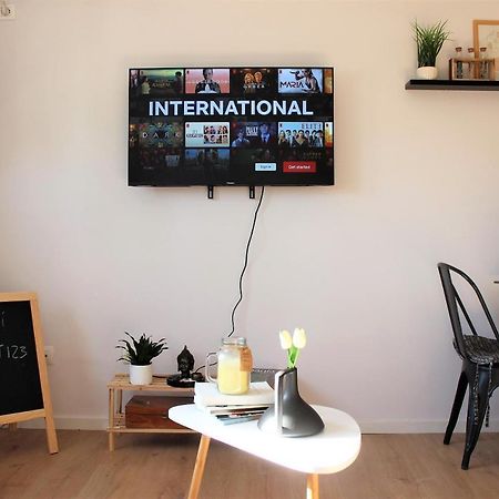 Entire Serviced Apartment With A Beautiful View Tirana Exterior foto
